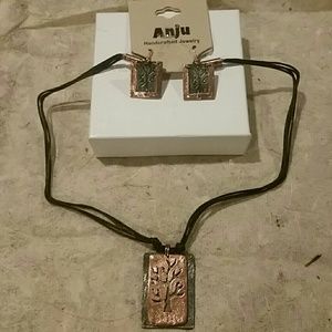 Earring and necklace set